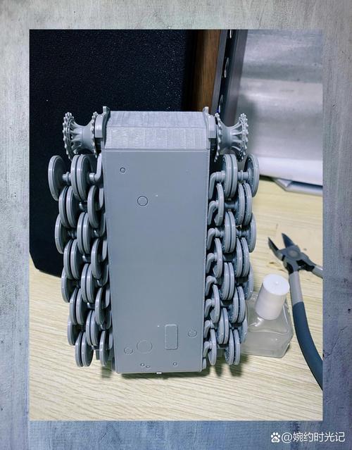 虎式坦克:交错轮与扭杆悬挂技术解析